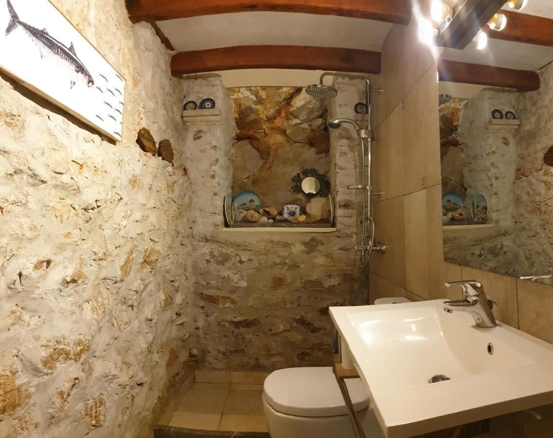Traditional Seafront Apartment Symi Bagian luar foto