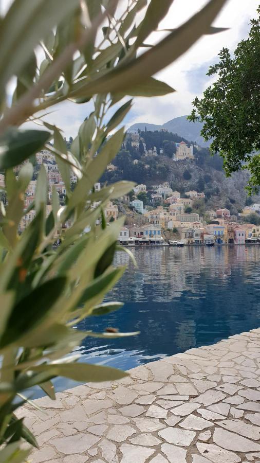 Traditional Seafront Apartment Symi Bagian luar foto