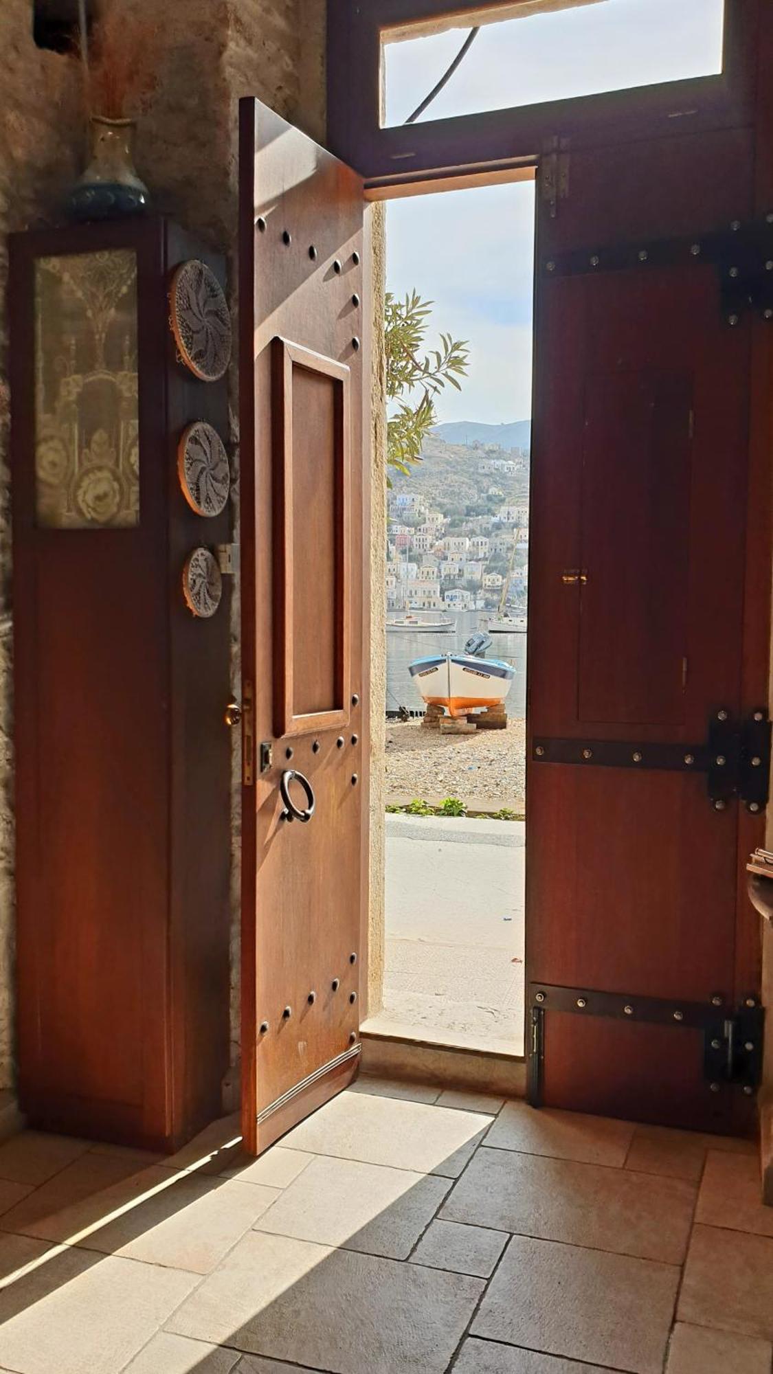 Traditional Seafront Apartment Symi Bagian luar foto